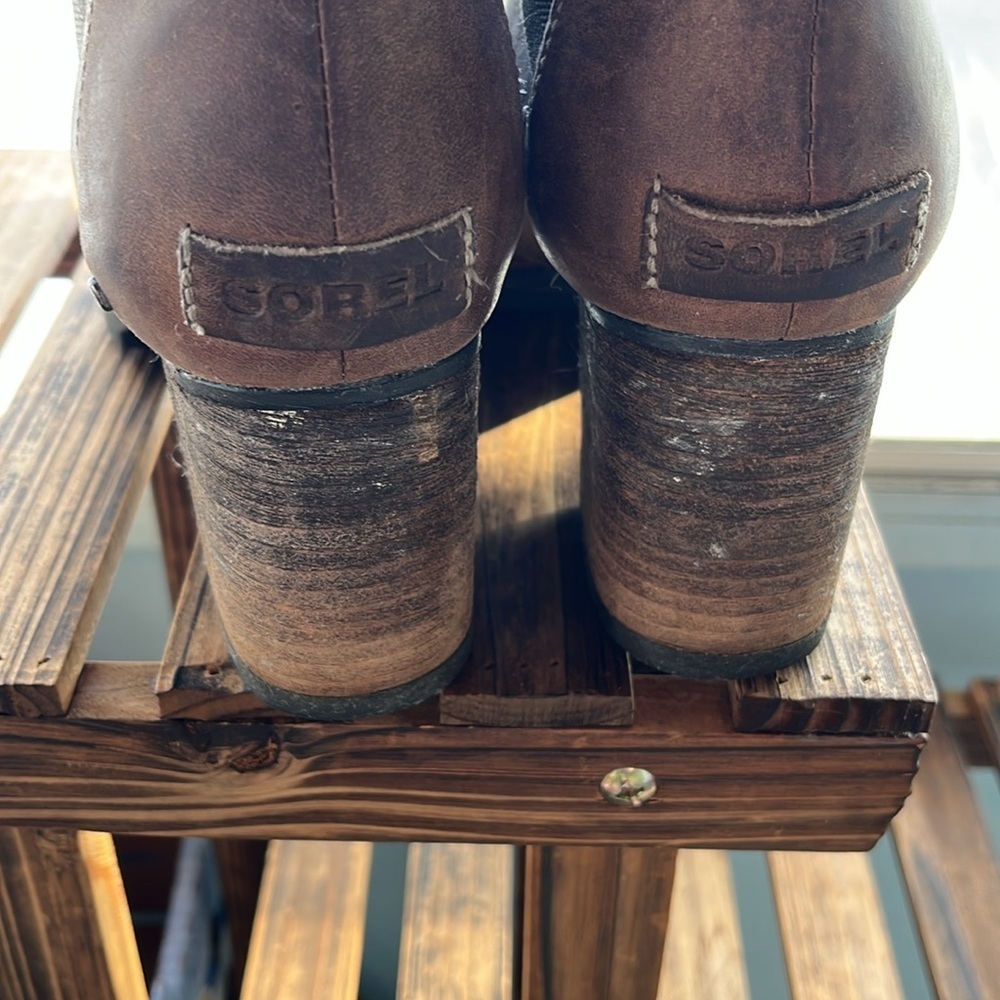 Sorel Addington Heeled Chelsea Boots Size 9 - Picture 8 of 14